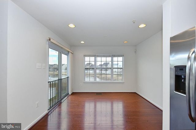 8427 STANSBURY LAKE DR, Baltimore, MD 21222