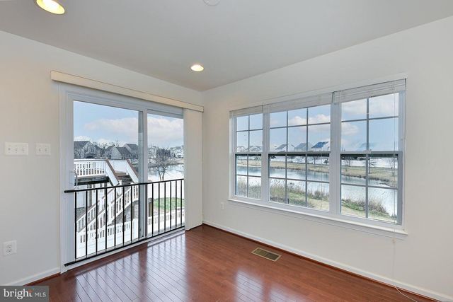 8427 STANSBURY LAKE DR, Baltimore, MD 21222