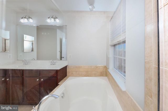 8427 STANSBURY LAKE DR, Baltimore, MD 21222