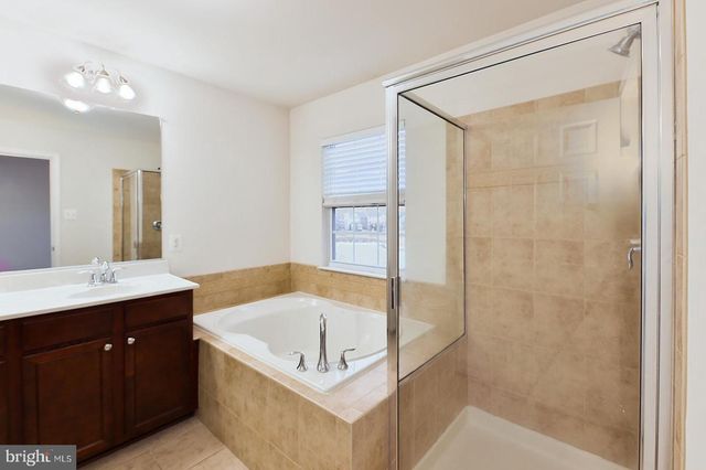 8427 STANSBURY LAKE DR, Baltimore, MD 21222