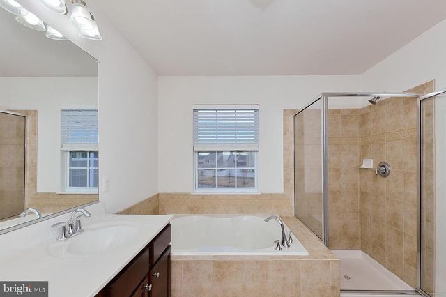 8427 STANSBURY LAKE DR, Baltimore, MD 21222