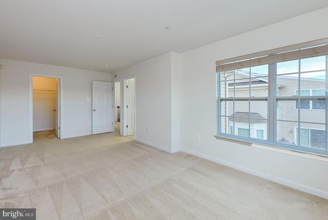 8427 STANSBURY LAKE DR, Baltimore, MD 21222