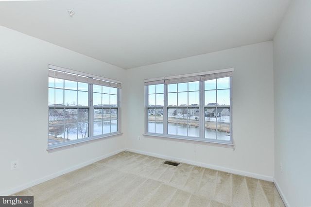 8427 STANSBURY LAKE DR, Baltimore, MD 21222