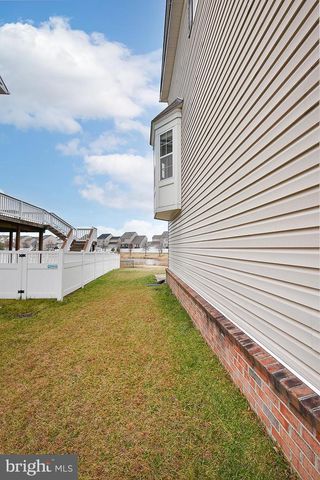 8427 STANSBURY LAKE DR, Baltimore, MD 21222