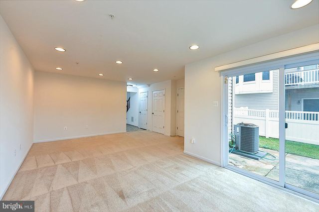 8427 STANSBURY LAKE DR, Baltimore, MD 21222