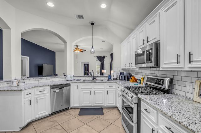 31803 Forest Park Trail, Conroe, TX 77385