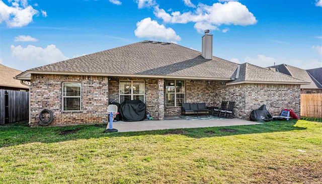 1420 Limestone Way, Elgin, OK 73538