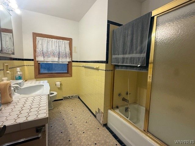 35 James Place, Orchard Park, NY 14127