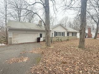 35 James Place, Orchard Park, NY 14127