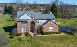 4930 Fox Chase Drive, White Lake Charter Township, MI 48383