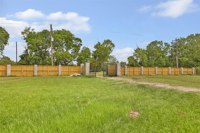 2809 County Road 676, Dayton, TX 77535