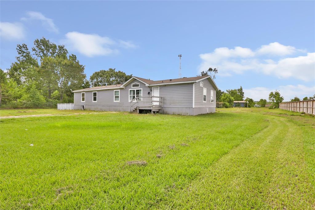 2809 County Road 676, Dayton, TX 77535
