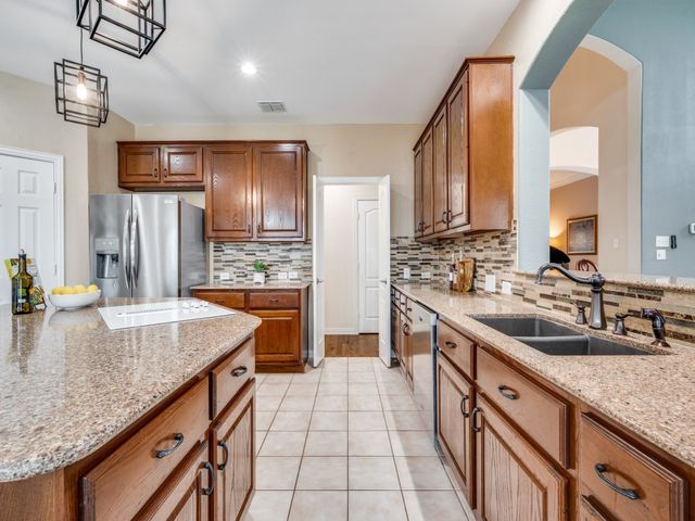 8200 Weiss Avenue, Plano, TX 75025