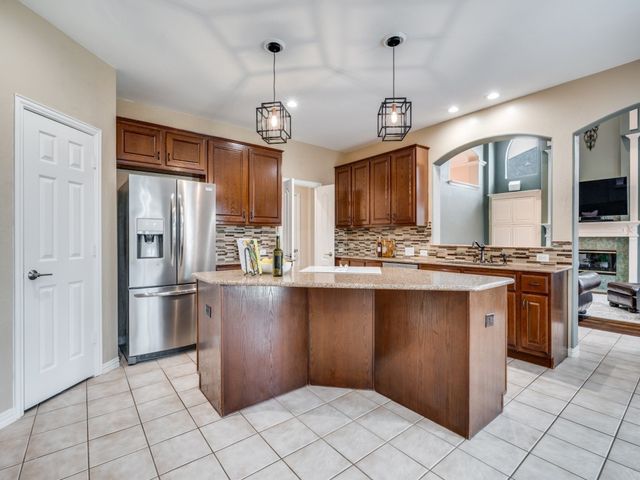 8200 Weiss Avenue, Plano, TX 75025