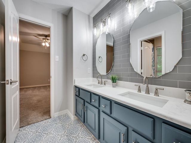 8200 Weiss Avenue, Plano, TX 75025