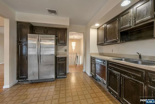 415 Goffle Road, Wyckoff, NJ 07481