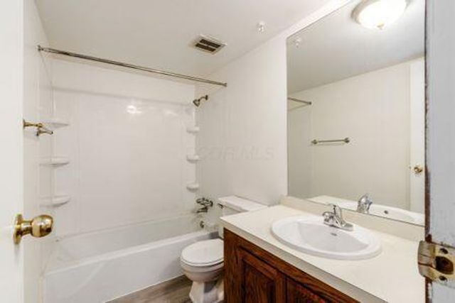 4692 Charecote Lane, E, Columbus, OH 43220