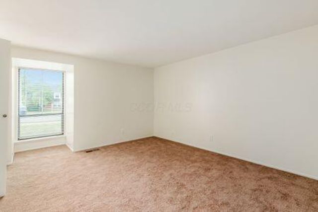 4692 Charecote Lane, E, Columbus, OH 43220