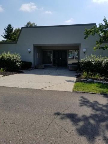 4692 Charecote Lane, E, Columbus, OH 43220