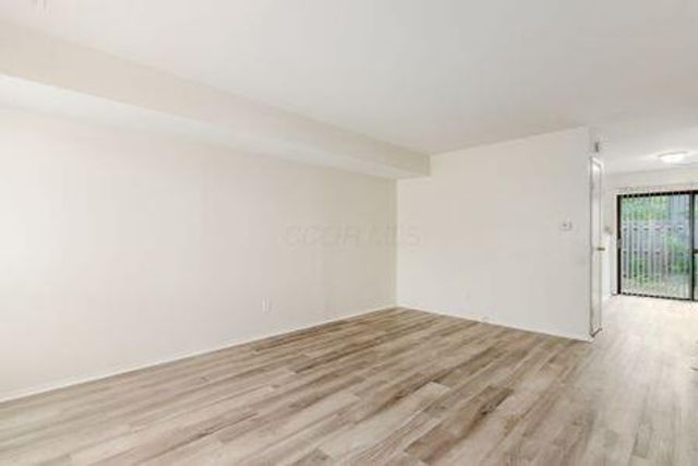 4692 Charecote Lane, E, Columbus, OH 43220