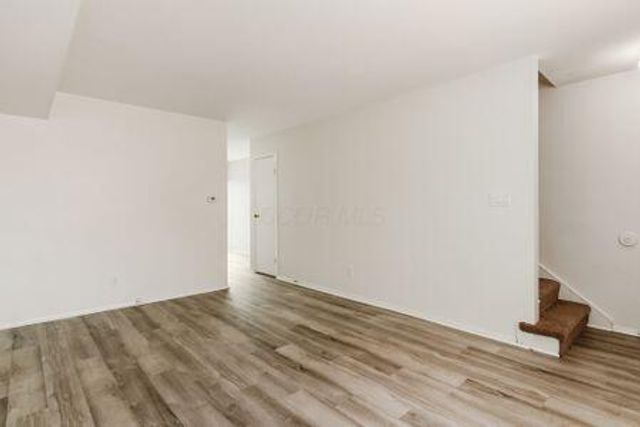 4692 Charecote Lane, E, Columbus, OH 43220