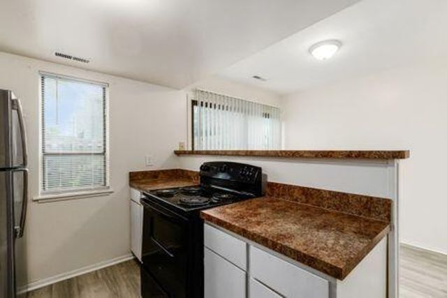 4692 Charecote Lane, E, Columbus, OH 43220