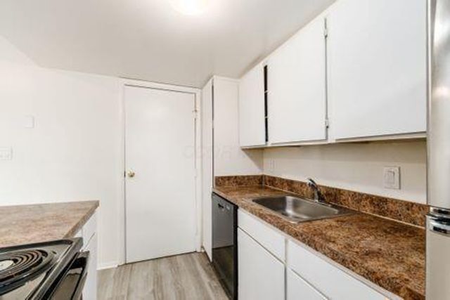 4692 Charecote Lane, E, Columbus, OH 43220