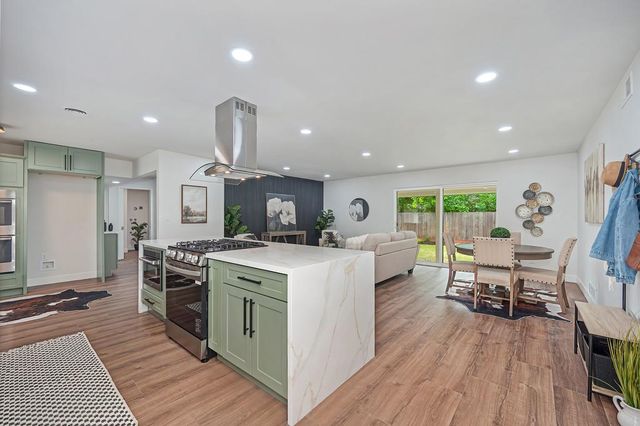 5716 Lonsdale Dr, Sacramento, CA 95822