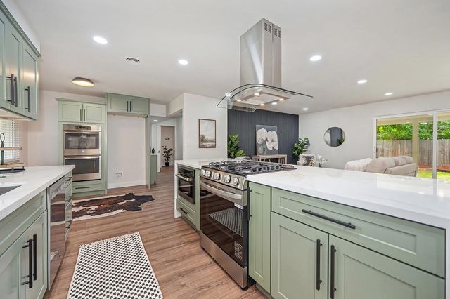 5716 Lonsdale Dr, Sacramento, CA 95822