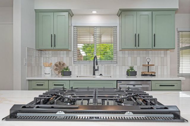 5716 Lonsdale Dr, Sacramento, CA 95822