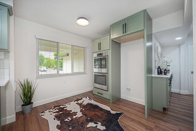 5716 Lonsdale Dr, Sacramento, CA 95822