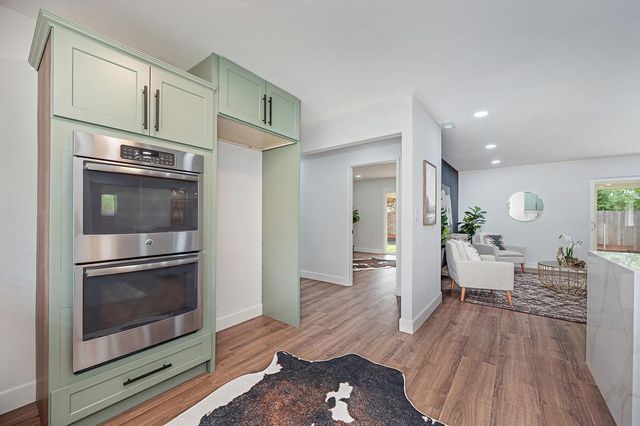 5716 Lonsdale Dr, Sacramento, CA 95822