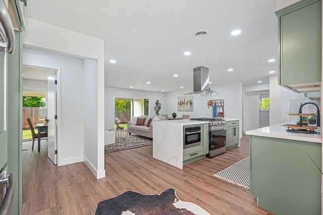 5716 Lonsdale Dr, Sacramento, CA 95822