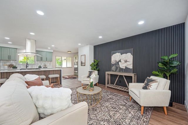 5716 Lonsdale Dr, Sacramento, CA 95822