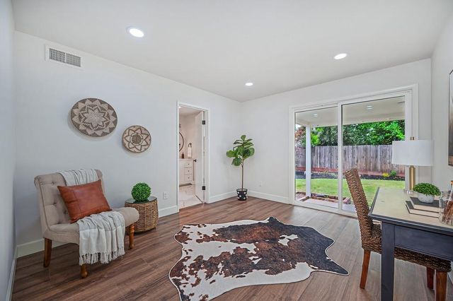 5716 Lonsdale Dr, Sacramento, CA 95822