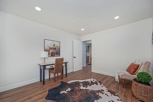 5716 Lonsdale Dr, Sacramento, CA 95822