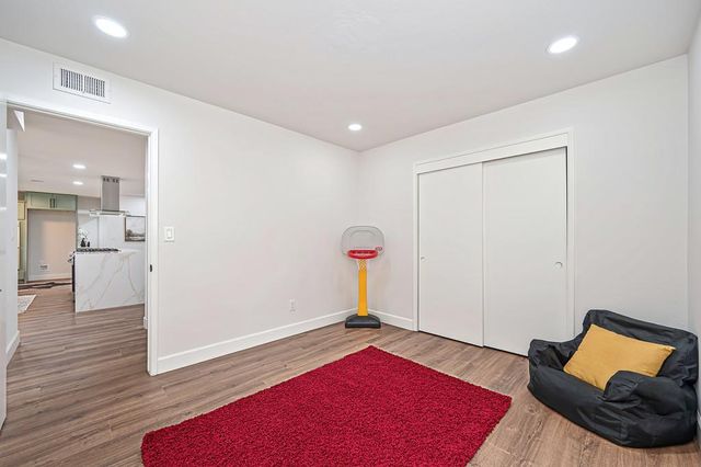 5716 Lonsdale Dr, Sacramento, CA 95822