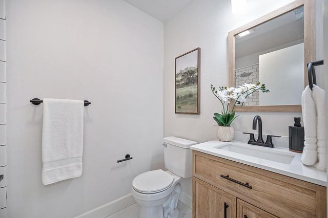 5716 Lonsdale Dr, Sacramento, CA 95822