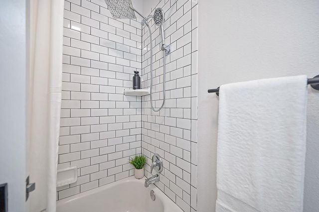 5716 Lonsdale Dr, Sacramento, CA 95822