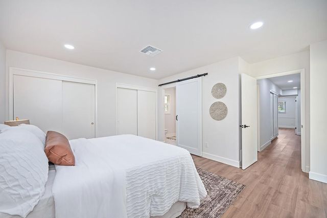 5716 Lonsdale Dr, Sacramento, CA 95822