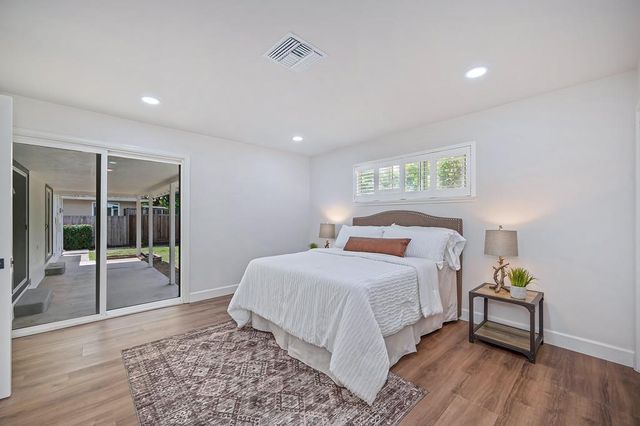 5716 Lonsdale Dr, Sacramento, CA 95822