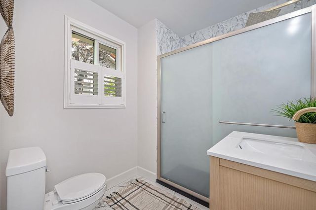 5716 Lonsdale Dr, Sacramento, CA 95822