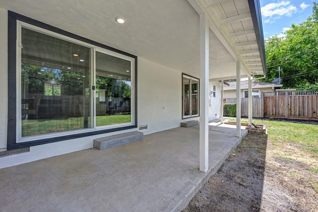 5716 Lonsdale Dr, Sacramento, CA 95822