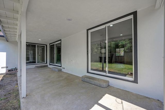 5716 Lonsdale Dr, Sacramento, CA 95822