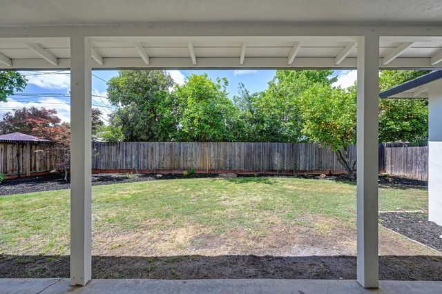 5716 Lonsdale Dr, Sacramento, CA 95822