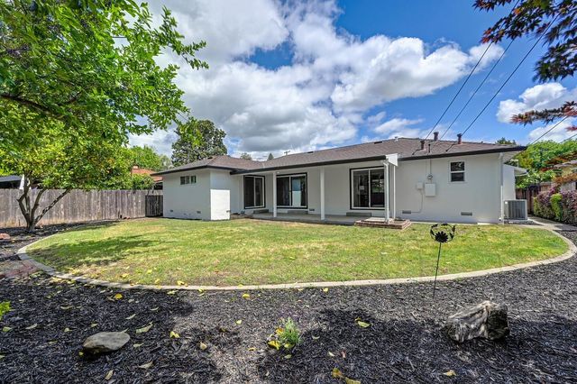 5716 Lonsdale Dr, Sacramento, CA 95822