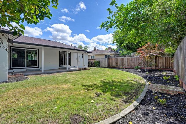 5716 Lonsdale Dr, Sacramento, CA 95822