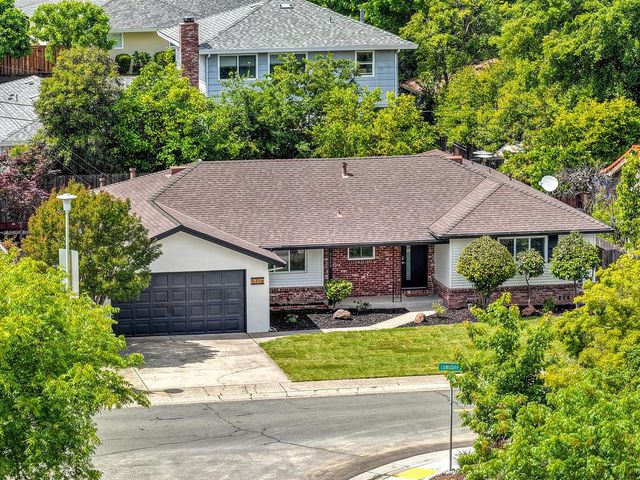 5716 Lonsdale Dr, Sacramento, CA 95822