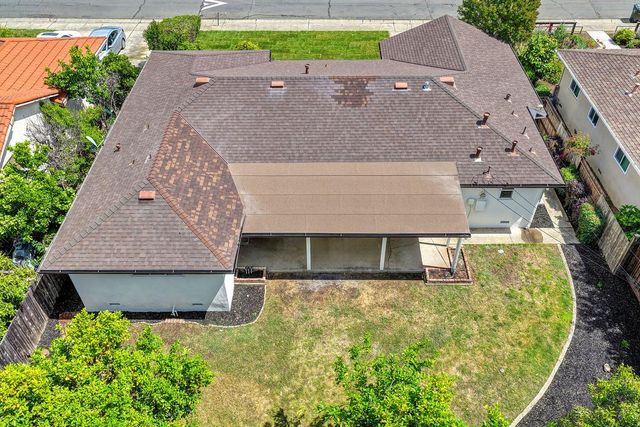 5716 Lonsdale Dr, Sacramento, CA 95822