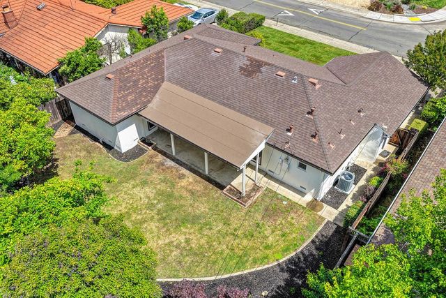 5716 Lonsdale Dr, Sacramento, CA 95822